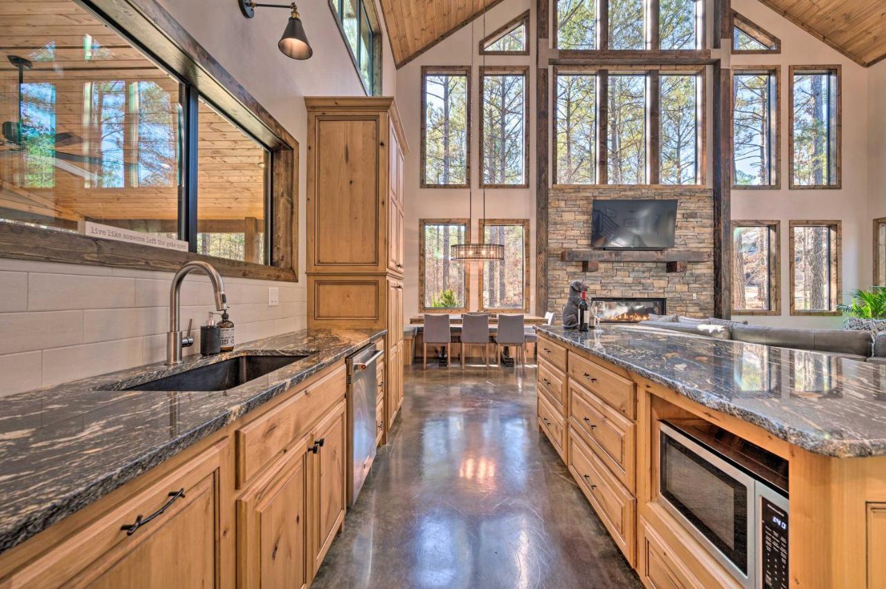 Broken Bow Lazy Dog Lodge With Hot Tub, Pool Table Εξωτερικό φωτογραφία